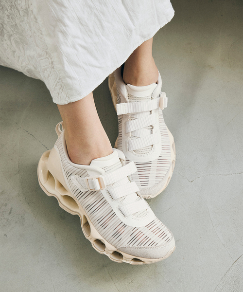 MIZUNO（ミズノ　）の「MIZUNO / ミズノ WAVE PROPHECY STRAP 2（スニーカー・レディース・ホワイト系その他/チャコールグレー・25cm/24cm/23cm）」の8枚目の写真