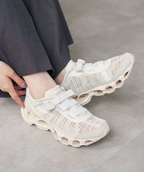 MIZUNO（ミズノ　）の「MIZUNO / ミズノ WAVE PROPHECY STRAP 2（スニーカー・レディース・ホワイト系その他/チャコールグレー・25cm/24cm/23cm）」の14枚目の写真