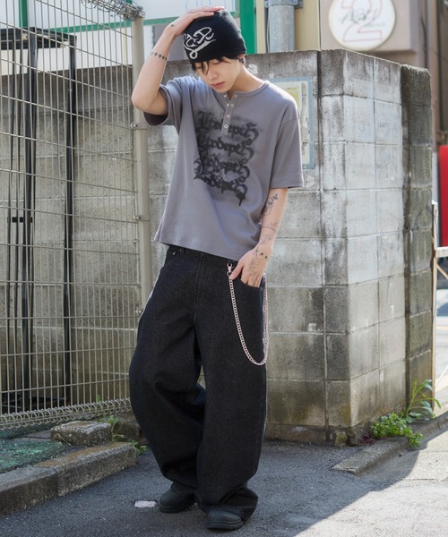 LTR DEPTH（レイターデプス）の「WEGO/【26春夏新作】グラフィックヘンリーネックT（Tシャツ/カットソー・メンズ・ブラック/グレー・LARGE/MEDIUM）」の20枚目の写真