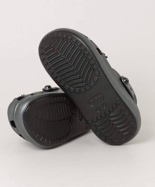 crocs(クロックス)の「crocs Crush Bedazzled Bows Clog / クロックス クラッシュ ベダズルド ボウズ クロッグ(サンダル・レディース・ダークグレー・25.0cm/24.0cm/23.0cm/22.0cm)」の3枚目の写真