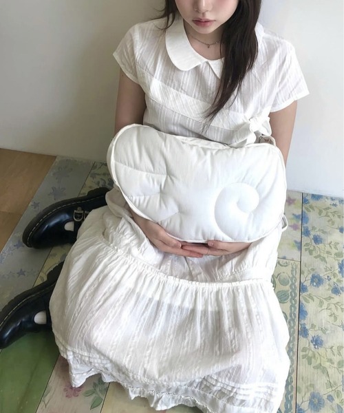 LA VORAGINE（ラ ヴォラジネ）の「エンジェルウイング シェイプ ショルダーバッグ 調節可能ストラップ ミニマル（ショルダーバッグ・レディース・チャコールグレー/ホワイト・FREE）」の20枚目の写真