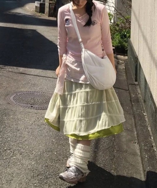 LA VORAGINE（ラ ヴォラジネ）の「エンジェルウイング シェイプ ショルダーバッグ 調節可能ストラップ ミニマル（ショルダーバッグ・レディース・チャコールグレー/ホワイト・FREE）」の16枚目の写真