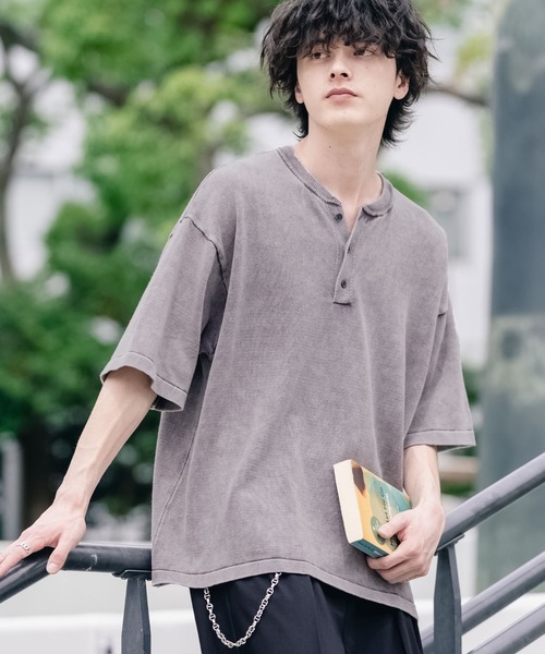 Rocky Monroe(ロッキーモンロー)の「オーバーサイズ ヴィンテージ加工ヘンリーネック半袖サマーニットTシャツ(ニット/セーター・メンズ・チャコール/ベージュ/ワイン/ブラック・XL/L/M)」の11枚目の写真