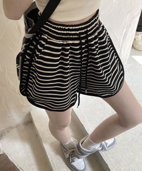 Teem Store（チームストア）の「ボーダー柄スウェットショートパンツ（その他パンツ・レディース・ブラック/アイボリー・F）」の10枚目の写真