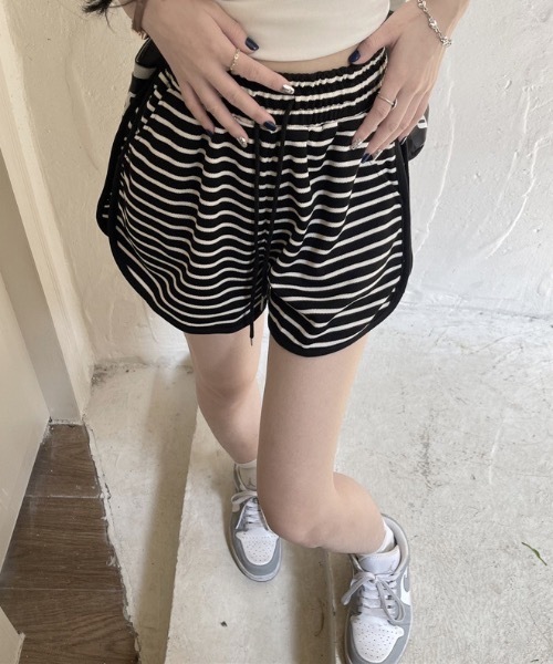 Teem Store（チームストア）の「ボーダー柄スウェットショートパンツ（その他パンツ・レディース・ブラック/アイボリー・F）」の8枚目の写真
