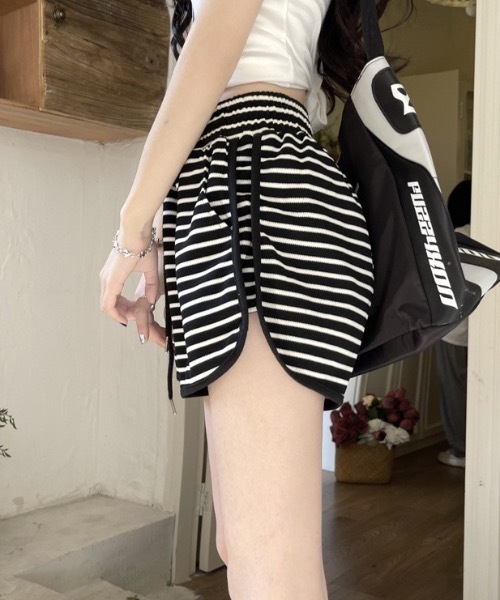 Teem Store（チームストア）の「ボーダー柄スウェットショートパンツ（その他パンツ・レディース・ブラック/アイボリー・F）」の6枚目の写真