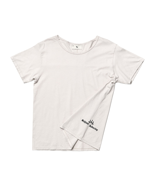 SCHISM INDUCING(スキズムインデューシング)の「CROSS CROPPED T SHIRT LIGHT GREY(Tシャツ/カットソー・レディース・その他・LARGE/MEDIUM)」の4枚目の写真