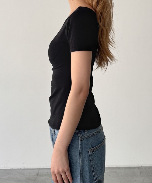 CANAL JEAN（キャナルジーン）の「El mar　ワンショルダーサイドギャザーTシャツ（Tシャツ/カットソー・レディース・アイボリー/ブラック・ONE SIZE）」の10枚目の写真
