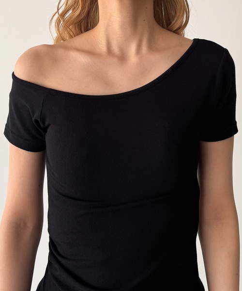 CANAL JEAN（キャナルジーン）の「El mar　ワンショルダーサイドギャザーTシャツ（Tシャツ/カットソー・レディース・アイボリー/ブラック・ONE SIZE）」の13枚目の写真