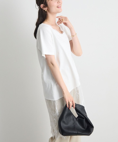 Futier land(フューティアランド)の「1枚で着映える。裾レースアシンメトリーTシャツ / レイヤード風トップス(Tシャツ/カットソー・レディース・ホワイト/ブラック・FREE)」の4枚目の写真