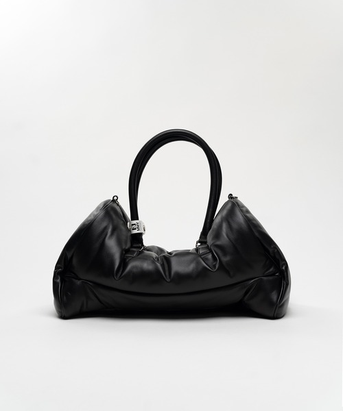 Maison MIHARA YASUHIRO(メゾンミハラヤスヒロ)の「"PUCKER" Puffer Duffle Bag(ショルダーバッグ・レディース・ブラック・FREE)」の3枚目の写真