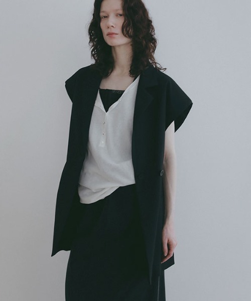 ETRE TOKYO(エトレトウキョウ)の「リネンライクボールドショルダージレ(その他アウター・レディース・ネイビー/ブラック・M/S)」の11枚目の写真
