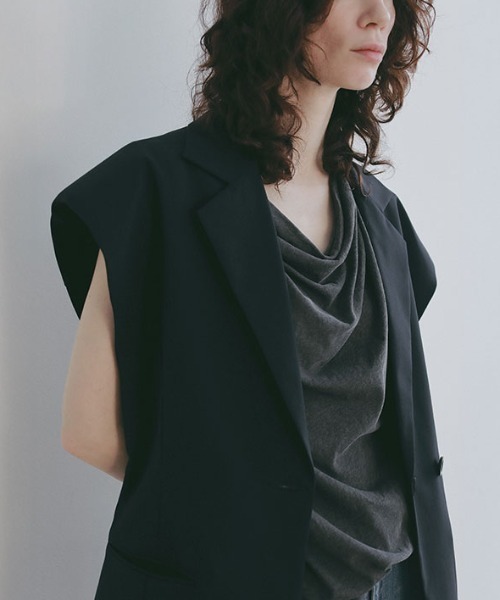 ETRE TOKYO(エトレトウキョウ)の「リネンライクボールドショルダージレ(その他アウター・レディース・ネイビー/ブラック・M/S)」の5枚目の写真