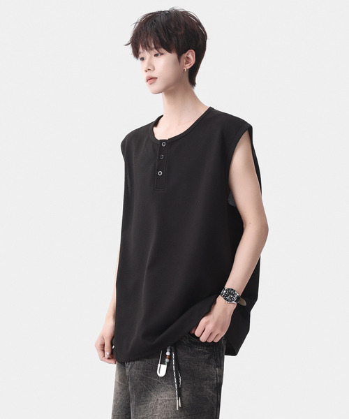 neos(ネオス)の「【neos】ワッフルヘンリーネック ノースリーブTシャツ ルーズシルエット タンクトップ(タンクトップ・メンズ・ブラック/ホワイト/グレー・MEDIUM/X-LARGE/LARGE)」の6枚目の写真