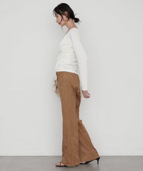 LOUNGEDRESS(ラウンジドレス)の「《着映えトップス/きれい見え》NEWドレープカットソー 秋服(Tシャツ/カットソー・レディース・ブラック/カーキ/オフホワイト・FREE)」の12枚目の写真
