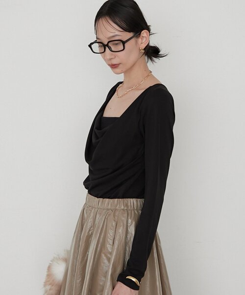 LOUNGEDRESS(ラウンジドレス)の「《着映えトップス/きれい見え》NEWドレープカットソー 秋服(Tシャツ/カットソー・レディース・ブラック/カーキ/オフホワイト・FREE)」の16枚目の写真