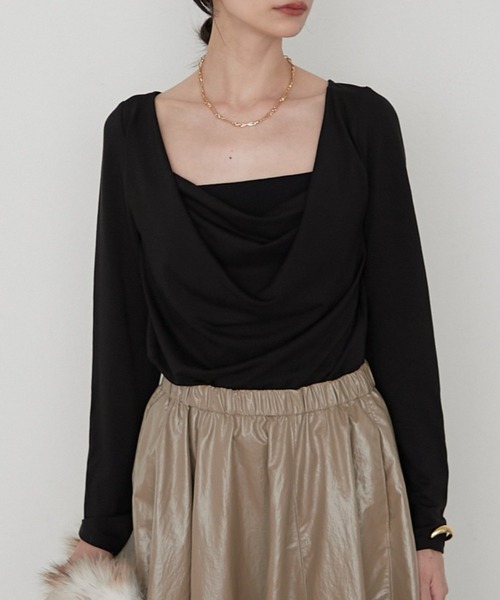 LOUNGEDRESS(ラウンジドレス)の「《着映えトップス/きれい見え》NEWドレープカットソー 秋服(Tシャツ/カットソー・レディース・ブラック/カーキ/オフホワイト・FREE)」の1枚目の写真