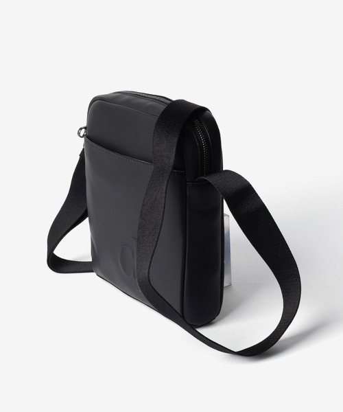 Calvin Klein(カルバン・クライン)の「Calvin Klein カルバンクライン BOLD CK REPORTER ボールド CK レポーター ショルダーバッグ(ショルダーバッグ・メンズ・ブラック・FREE)」の3枚目の写真