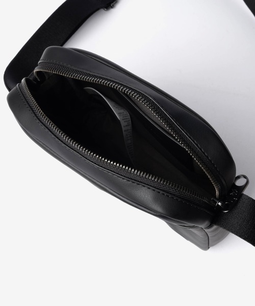 Calvin Klein(カルバン・クライン)の「Calvin Klein カルバンクライン BOLD CK REPORTER ボールド CK レポーター ショルダーバッグ(ショルダーバッグ・メンズ・ブラック・FREE)」の8枚目の写真