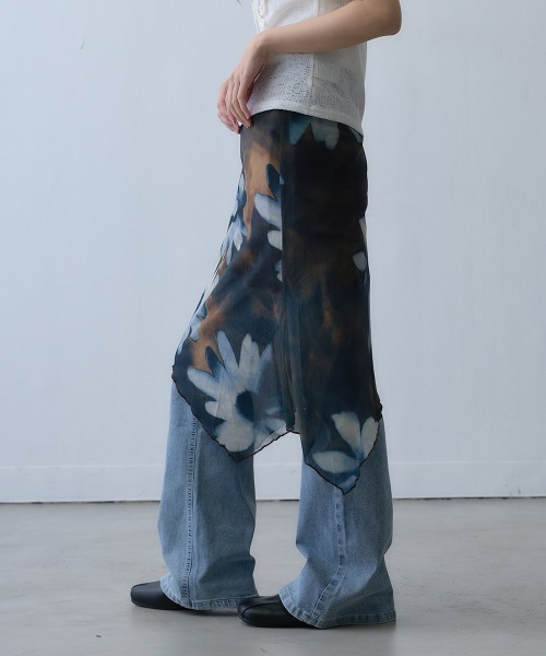Clum(クルム)の「sheer floral layered skirt / シアーフラワーレイヤードスカート(スカート・レディース・ブラック・MEDIUM/LARGE/SMALL)」の3枚目の写真