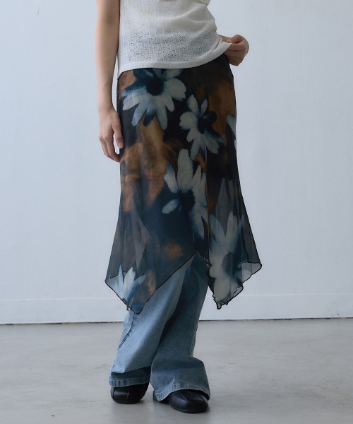 Clum(クルム)の「sheer floral layered skirt / シアーフラワーレイヤードスカート(スカート・レディース・ブラック・MEDIUM/LARGE/SMALL)」の8枚目の写真
