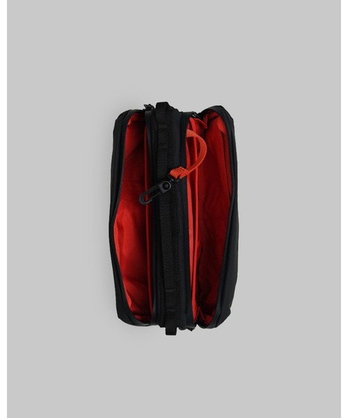 Topologie(トポロジー)の「Bottle Sacoche Medium(ボトル サコッシュミディアム)(ショルダーバッグ・レディース・ブラック系・ONE SIZE)」の4枚目の写真