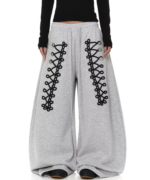 mushwear(マッシュウェア)の「【セットアップ対応】コードデザインワイドバルーンスウェットパンツ(スウェットパンツ・メンズ・グレー/ブラック・MEDIUM)」の2枚目の写真