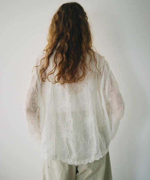 full/fill.（フルフィル）の「flower mesh shirt / フラワーメッシュシャツ（シャツ/ブラウス・レディース・ナチュラル/ホワイト・FREE）」の9枚目の写真