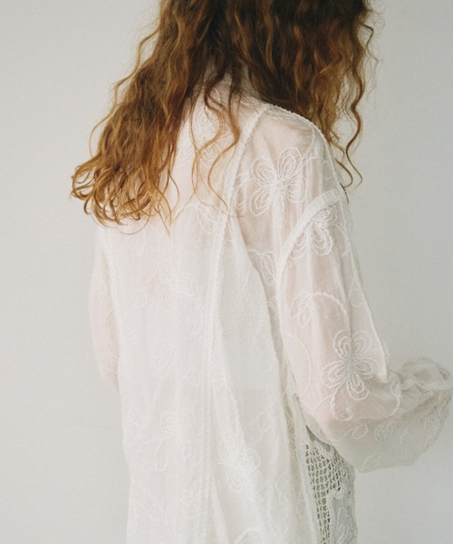 full/fill.（フルフィル）の「flower mesh shirt / フラワーメッシュシャツ（シャツ/ブラウス・レディース・ナチュラル/ホワイト・FREE）」の10枚目の写真