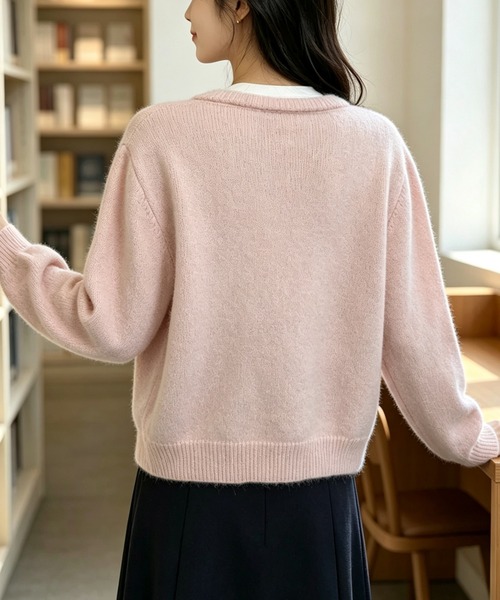 BLoomMe(ブルームミー)の「パールフラワーが華やぐ、フェミニンニットカーディガン(カーディガン/ボレロ・レディース・ピンク/グレー/ダークグレー/ホワイト・M)」の13枚目の写真