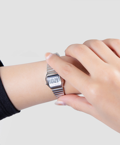 TIMEX(タイメックス)の「TIMEX Mini T80 tx-tw2y46500 Silver(アナログ腕時計・レディース・シルバー・FREE)」の5枚目の写真