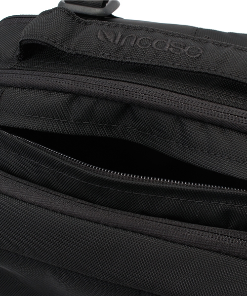 incase（インケース）の「CL55532 Icon Pack Nylon（バックパック/リュック・メンズ・ブラック・ONE SIZE）」の4枚目の写真