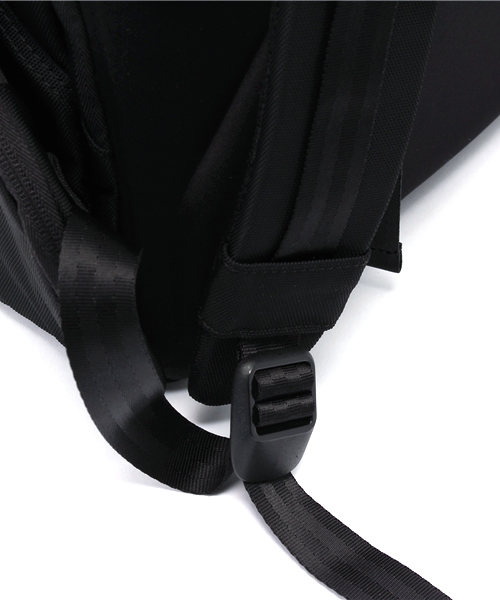 incase（インケース）の「CL55532 Icon Pack Nylon（バックパック/リュック・メンズ・ブラック・ONE SIZE）」の13枚目の写真