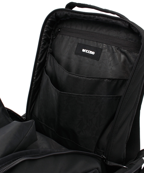 incase（インケース）の「CL55532 Icon Pack Nylon（バックパック/リュック・メンズ・ブラック・ONE SIZE）」の6枚目の写真