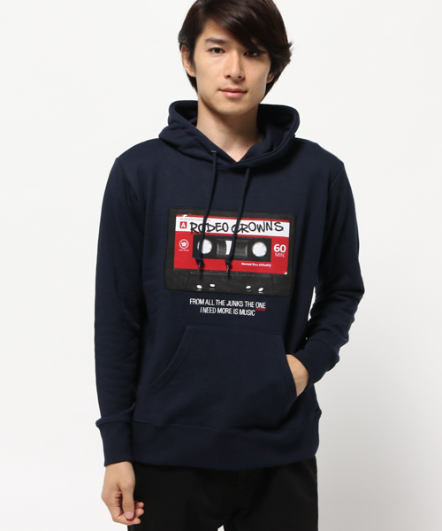 RODEO CROWNS WIDE BOWL(ロデオクラウンズワイドボウル)の「メンズ CASSETTE TAPE パーカー(パーカー・メンズ・カモフラージュ/ネイビー/トップグレー・X-LARGE/LARGE/MEDIUM)」の3枚目の写真