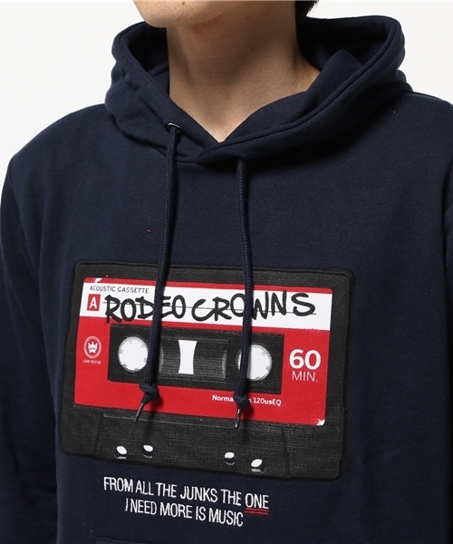 RODEO CROWNS WIDE BOWL(ロデオクラウンズワイドボウル)の「メンズ CASSETTE TAPE パーカー(パーカー・メンズ・カモフラージュ/ネイビー/トップグレー・X-LARGE/LARGE/MEDIUM)」の6枚目の写真