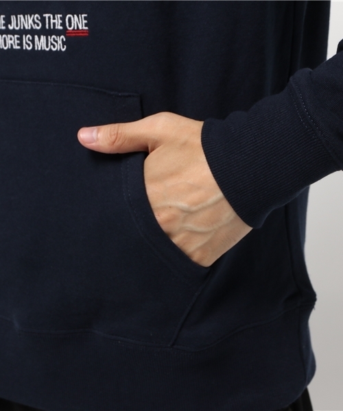 RODEO CROWNS WIDE BOWL(ロデオクラウンズワイドボウル)の「メンズ CASSETTE TAPE パーカー(パーカー・メンズ・カモフラージュ/ネイビー/トップグレー・X-LARGE/LARGE/MEDIUM)」の7枚目の写真