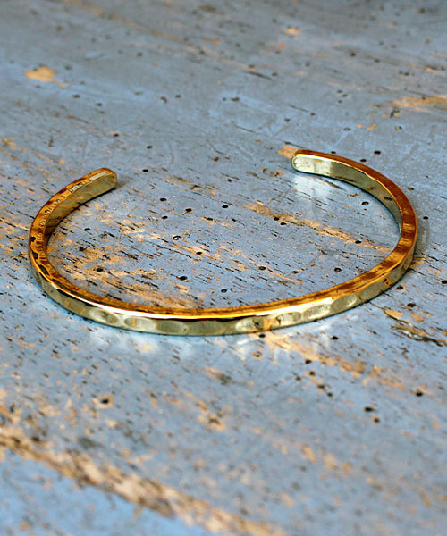 LUGG NAGG（ラグナグ）の「BRASS 鎚目バングル（バングル/リストバンド・メンズ・ゴールド/シルバー/アンティークシルバー・FREE）」の13枚目の写真