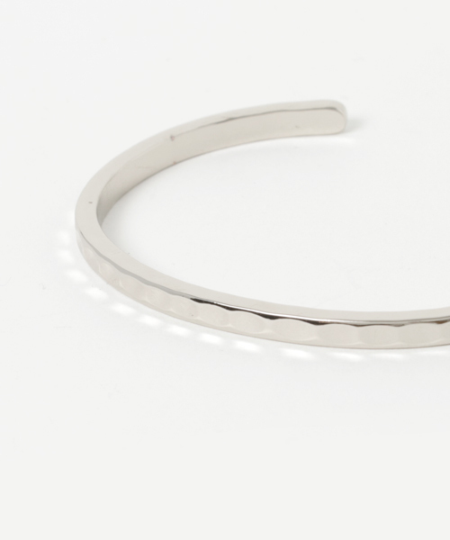 LUGG NAGG（ラグナグ）の「BRASS 鎚目バングル（バングル/リストバンド・メンズ・ゴールド/シルバー/アンティークシルバー・FREE）」の5枚目の写真