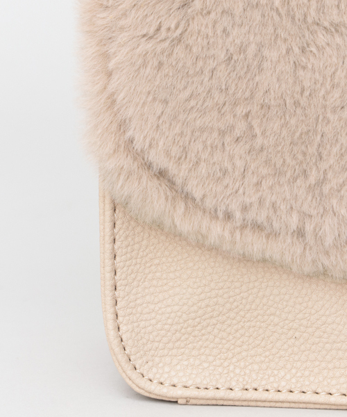 URBAN RESEARCH Sonny Label（アーバンリサーチサニーレーベル）の「ファーフラップチェーンショルダーバッグ（ショルダーバッグ・レディース・ブラック/ベージュ/ピンク/アニマル・ONE）」の13枚目の写真