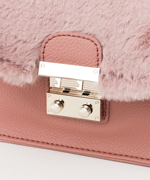 URBAN RESEARCH Sonny Label（アーバンリサーチサニーレーベル）の「ファーフラップチェーンショルダーバッグ（ショルダーバッグ・レディース・ブラック/ベージュ/ピンク/アニマル・ONE）」の15枚目の写真