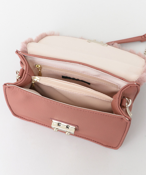 URBAN RESEARCH Sonny Label（アーバンリサーチサニーレーベル）の「ファーフラップチェーンショルダーバッグ（ショルダーバッグ・レディース・ブラック/ベージュ/ピンク/アニマル・ONE）」の16枚目の写真