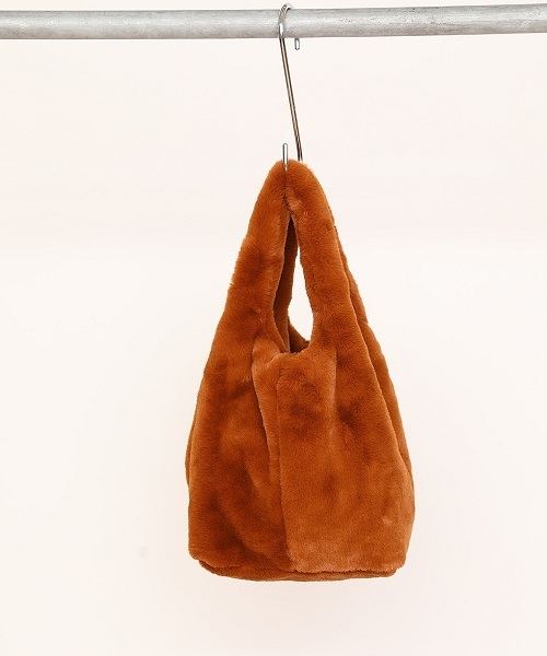 STYLEDOOR(スタイルドア)の「エコファーミニバッグ(トートバッグ・レディース・ライトグレー/ネイビー/ラベンダー/カーキ/キャメル・FREE)」の5枚目の写真