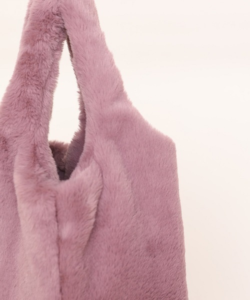 STYLEDOOR(スタイルドア)の「エコファーミニバッグ(トートバッグ・レディース・ライトグレー/ネイビー/ラベンダー/カーキ/キャメル・FREE)」の10枚目の写真