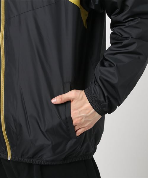 UMBRO（アンブロ）の「ウインドジャケット トレーニングウェア