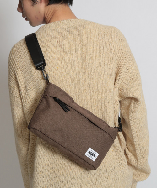 niko and...（ニコアンド）の「ミニショルダーバッグ（ショルダーバッグ・メンズ・オリーブ/グレー/ブラウン/ブラック/オレンジ・0）」の3枚目の写真