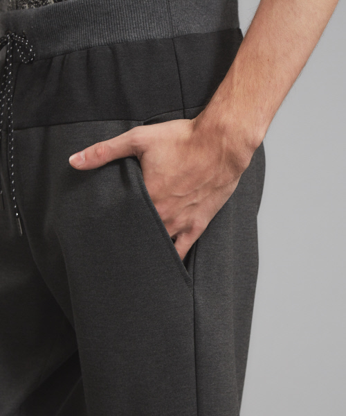 5351 POUR LES HOMMES(ゴーサンゴーイチプールオム)の「圧縮ポンチトラックパンツ(その他パンツ・メンズ・グレー/ブラック・44/46/48/50)」の7枚目の写真