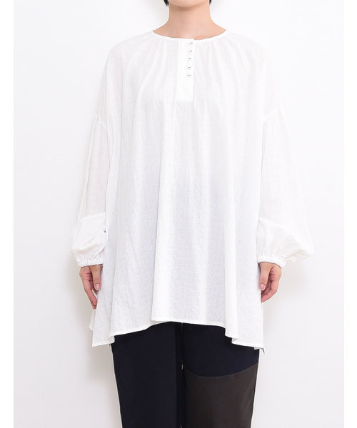 nop de nod(ノップドゥノッド)の「2wayスモックチュニックブラウス(シャツ/ブラウス・レディース・オフホワイト/ブラック/ブルー・3)」の2枚目の写真