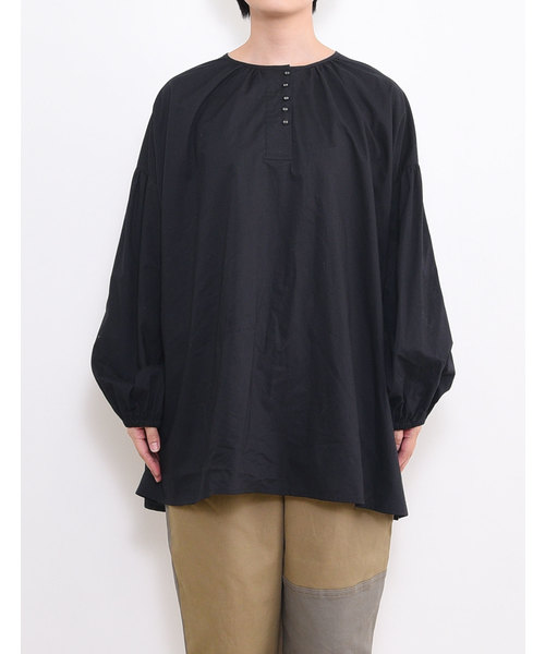 nop de nod(ノップドゥノッド)の「2wayスモックチュニックブラウス(シャツ/ブラウス・レディース・オフホワイト/ブラック/ブルー・3)」の1枚目の写真
