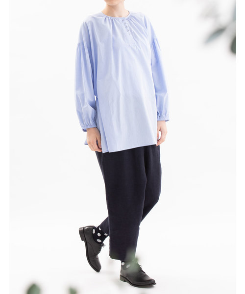 nop de nod(ノップドゥノッド)の「2wayスモックチュニックブラウス(シャツ/ブラウス・レディース・オフホワイト/ブラック/ブルー・3)」の17枚目の写真